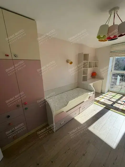 Трикімнатна картира у центрі міста | Приват житло